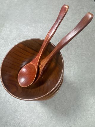 5 ciotole + 2 cucchiai di legno per riso o miso