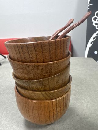 5 ciotole + 2 cucchiai di legno per riso o miso