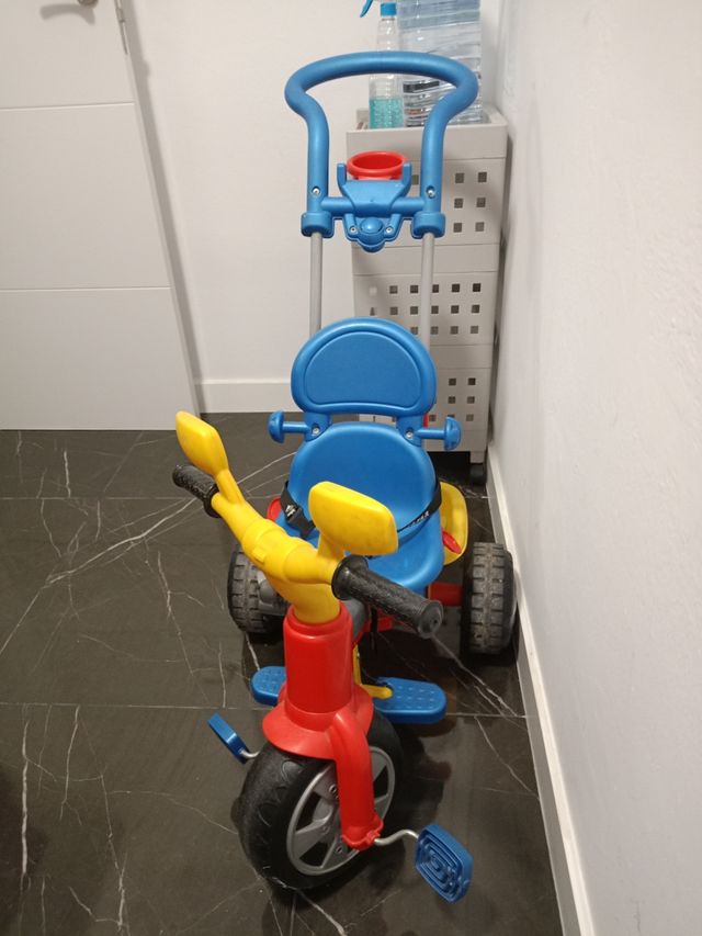 Triciclo infantil rojo-azul