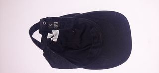 Cappellino Nike nero - logo metallico