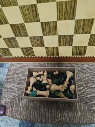 Ajedrez clásico: tablero + piezas