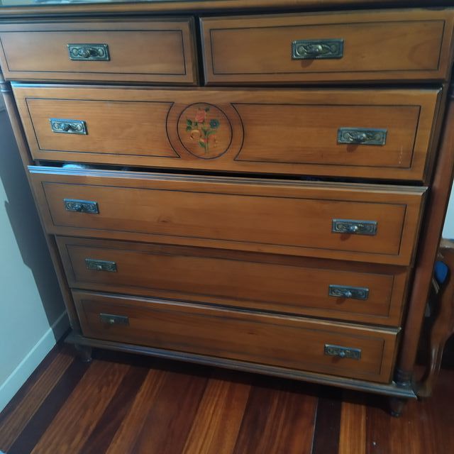 TODOS LOS MUEBLES DE MADERA DE MIS ANUNCIOS.