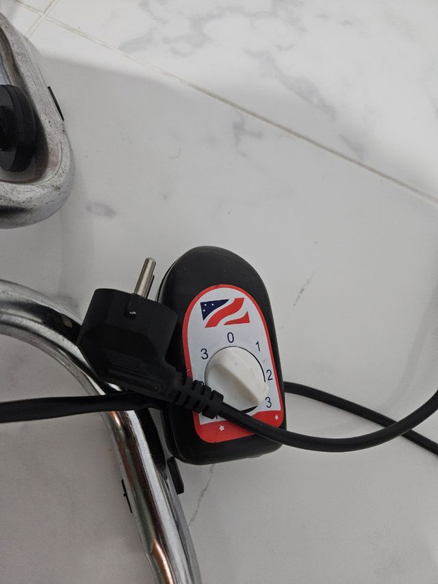 Ventilador metálico plateado