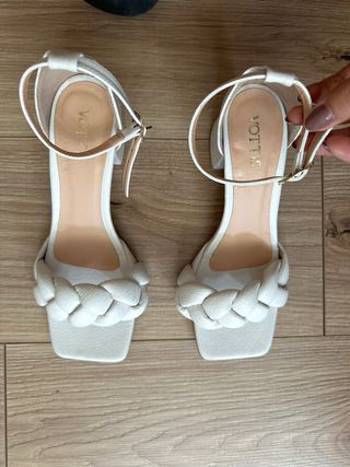 Sandalias Vottis blancas trenzadas