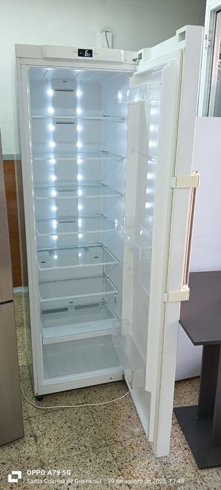 Nevera Indesit - de una puerta 
No Frost 