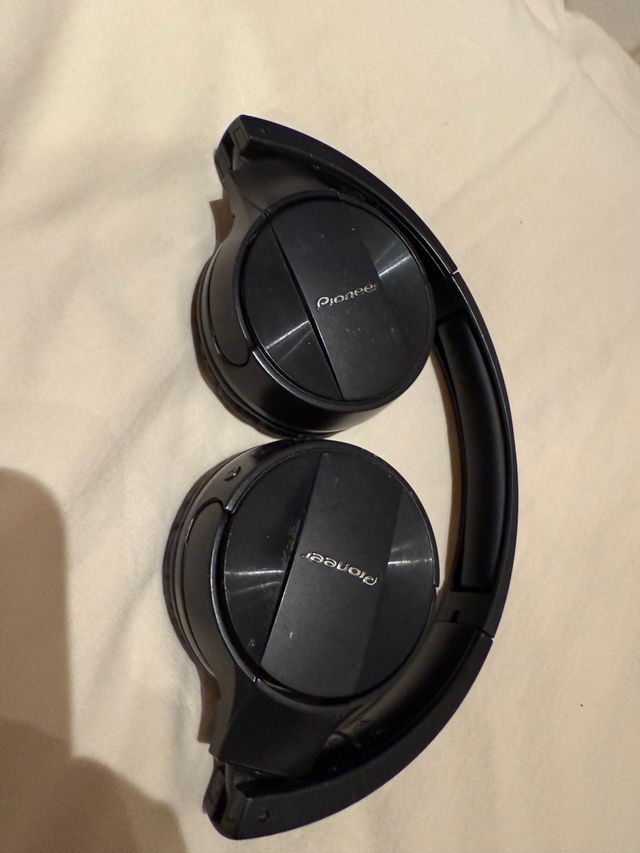 Auriculares Pioneer negros