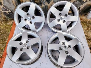 4 Llantas Peugeot 15" usadas 672892059 wasap 