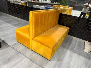 Sillones amarillos terciopelo
