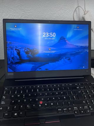 Portátil Lenovo E590 i5 8Gen