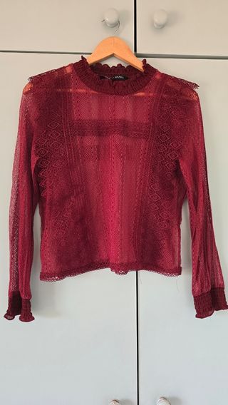 Blusa encaje morada manga larga