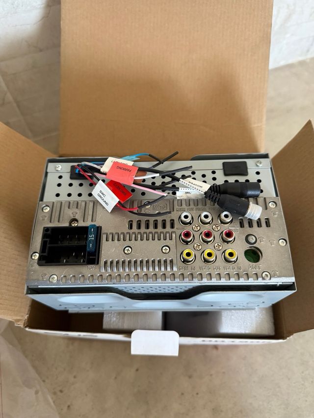 Radio para auto EUS DD190R - 6.8"