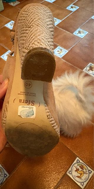 Zapatos tacón beige