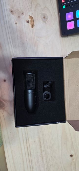Micrófono AKG P120 EXCELENTE ESTADO 