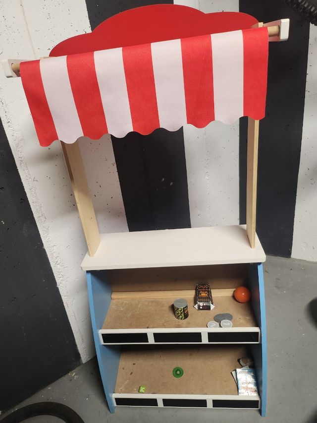 Mercado infantil/teatro madera
