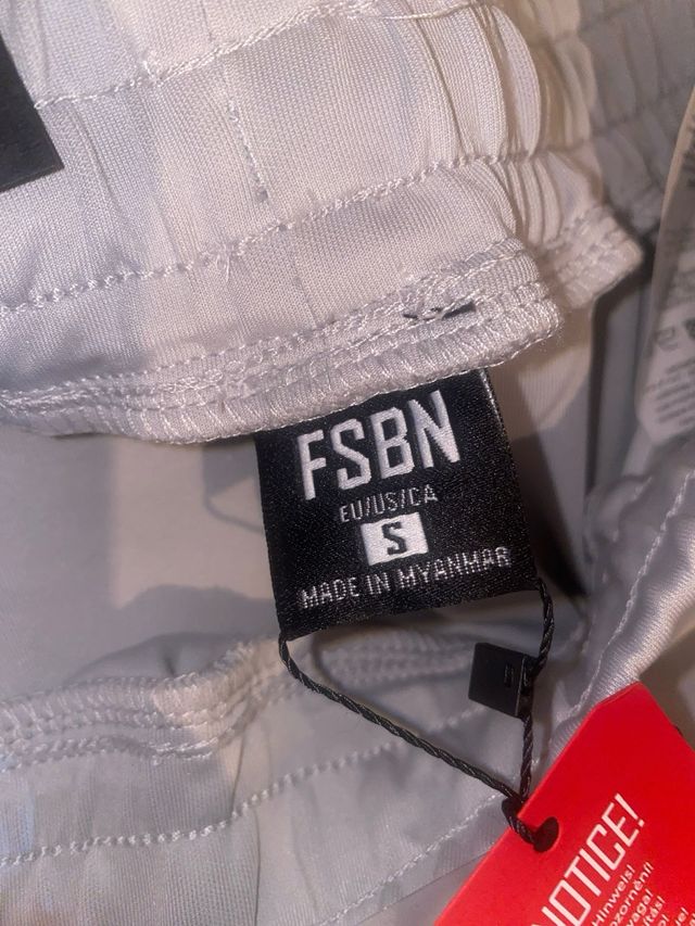 Chandal gris deportivo