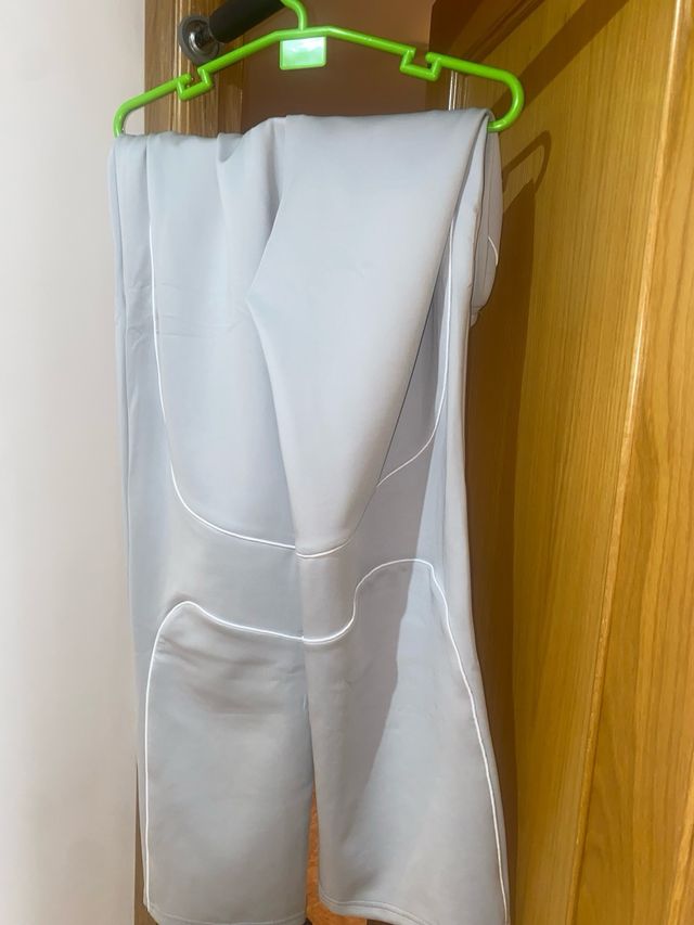 Chandal gris deportivo