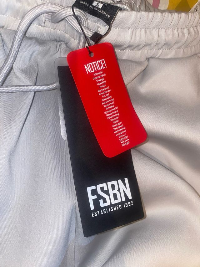 Chandal gris deportivo