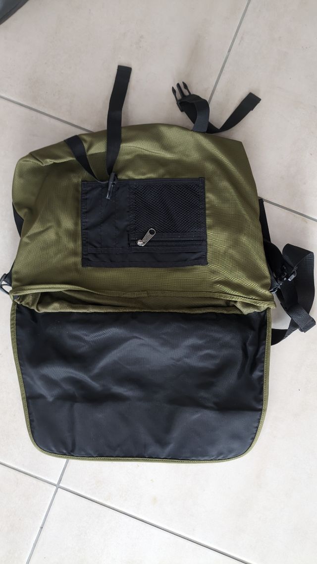 Eastpak bandolera verde oliva