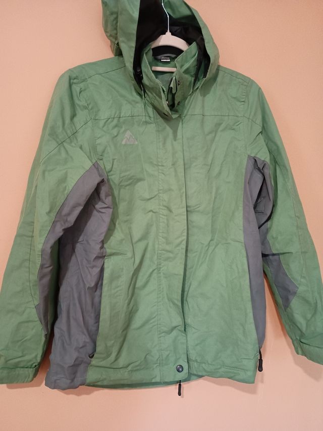 Cazadora verde y gris