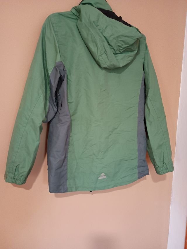 Cazadora verde y gris