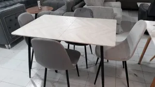 MESA EXTENSIBLE + 4 SILLAS 