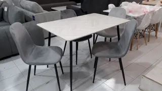 MESA EXTENSIBLE + 4 SILLAS 