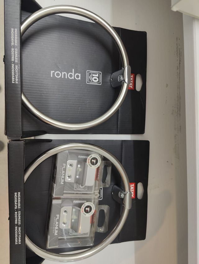 2 Toalleros + 2 colgadores Tatay