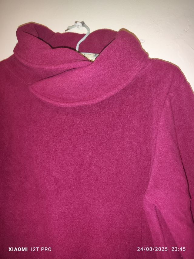 Suéter morado Oscuro de polar