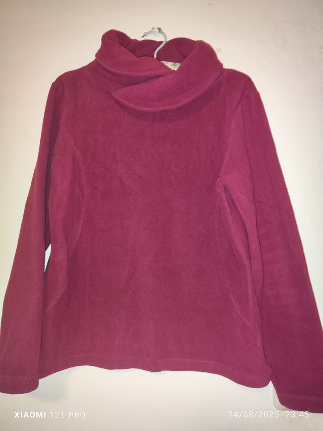 Suéter morado Oscuro de polar