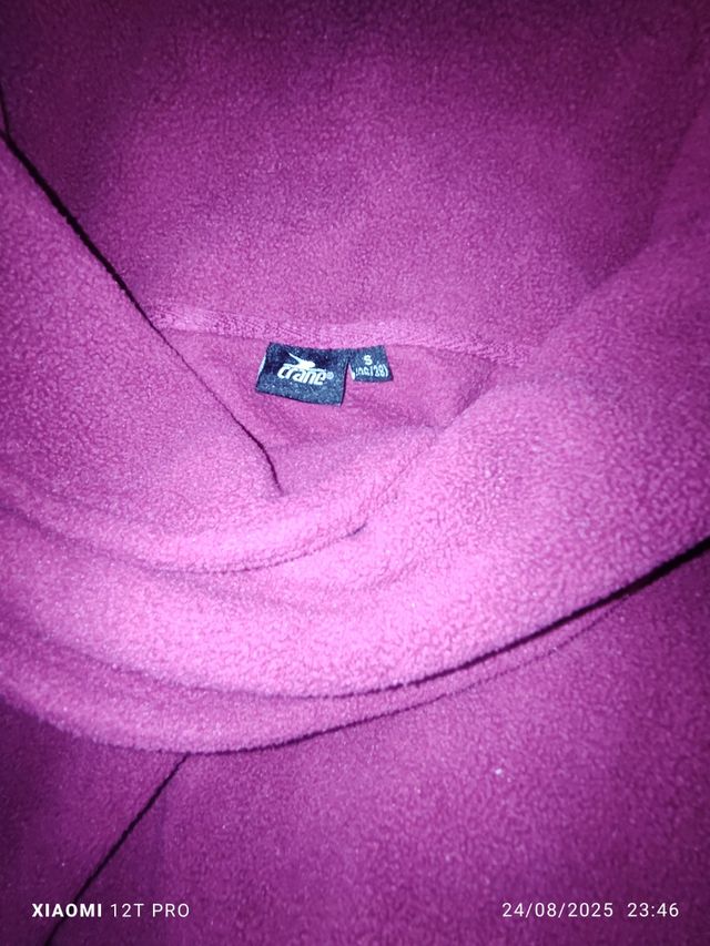 Suéter morado Oscuro de polar