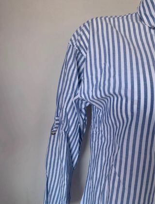 Camisa rayas azul y blanca