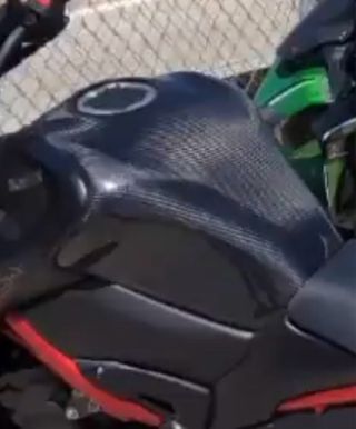 Cubredepósito carbono Z900