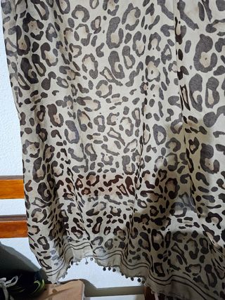 Pañuelo leopardo beige