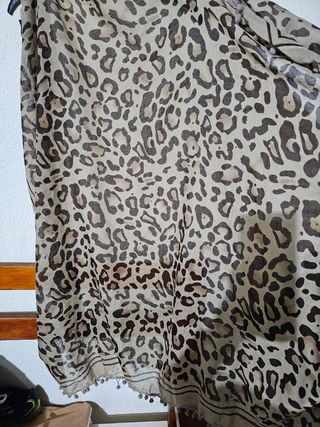 Pañuelo leopardo beige