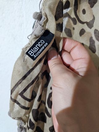 Pañuelo leopardo beige