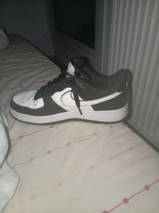 Nike Air Force 1 - Blancas y Negras