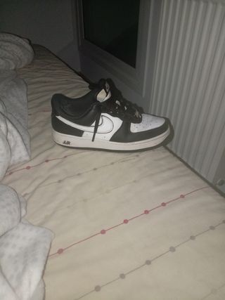 Nike Air Force 1 - Blancas y Negras