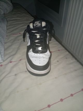 Nike Air Force 1 - Blancas y Negras