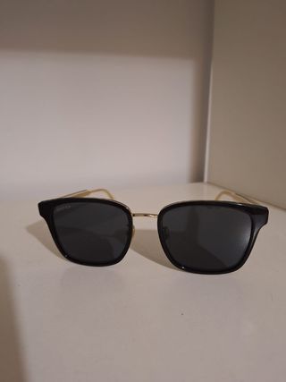 Gafas Gucci - Negras y Doradas