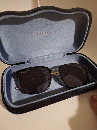 Gafas Gucci - Negras y Doradas