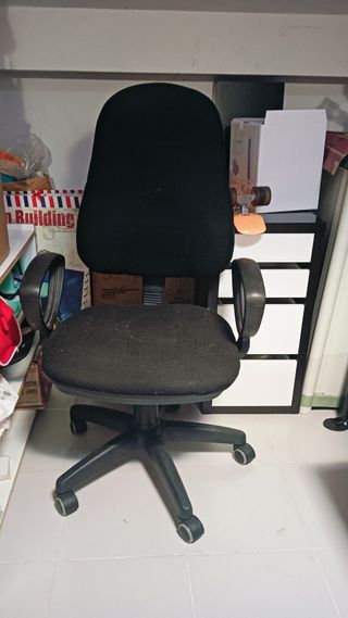 Silla escritorio giratoria negra