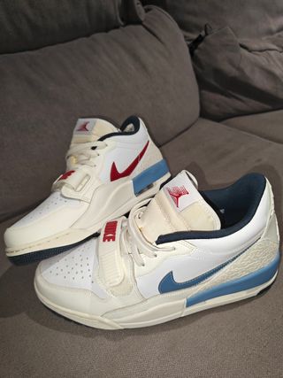 Zapatillas Nike Legacy 312 - Blancas y Azules