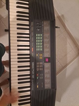 Piano acústico yamaha psr-38 