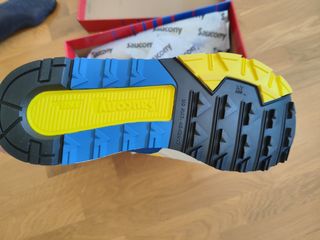 Zapatillas Saucony Azura - Blancas y Amarillas