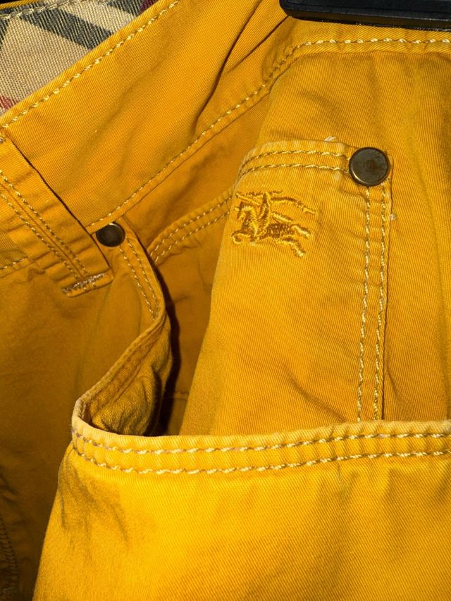 N.2 Pantaloni Burberry giallo senape/ beige.