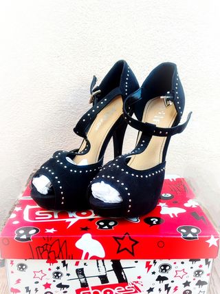 Sandalias tacón aguja negras