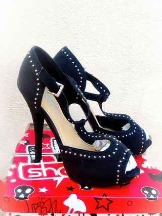 Sandalias tacón aguja negras