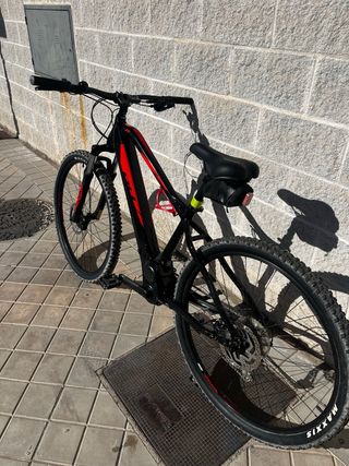 BH Atom 29 eléctrica