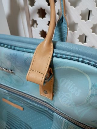 Maletín ordenador portátil + regalo