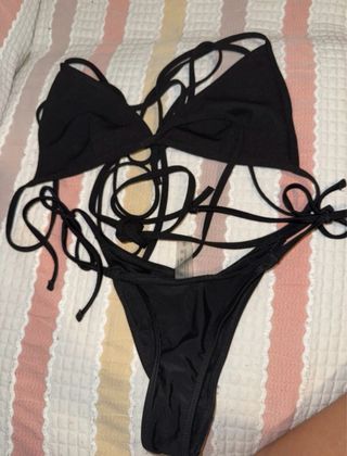 Bikini negro atado